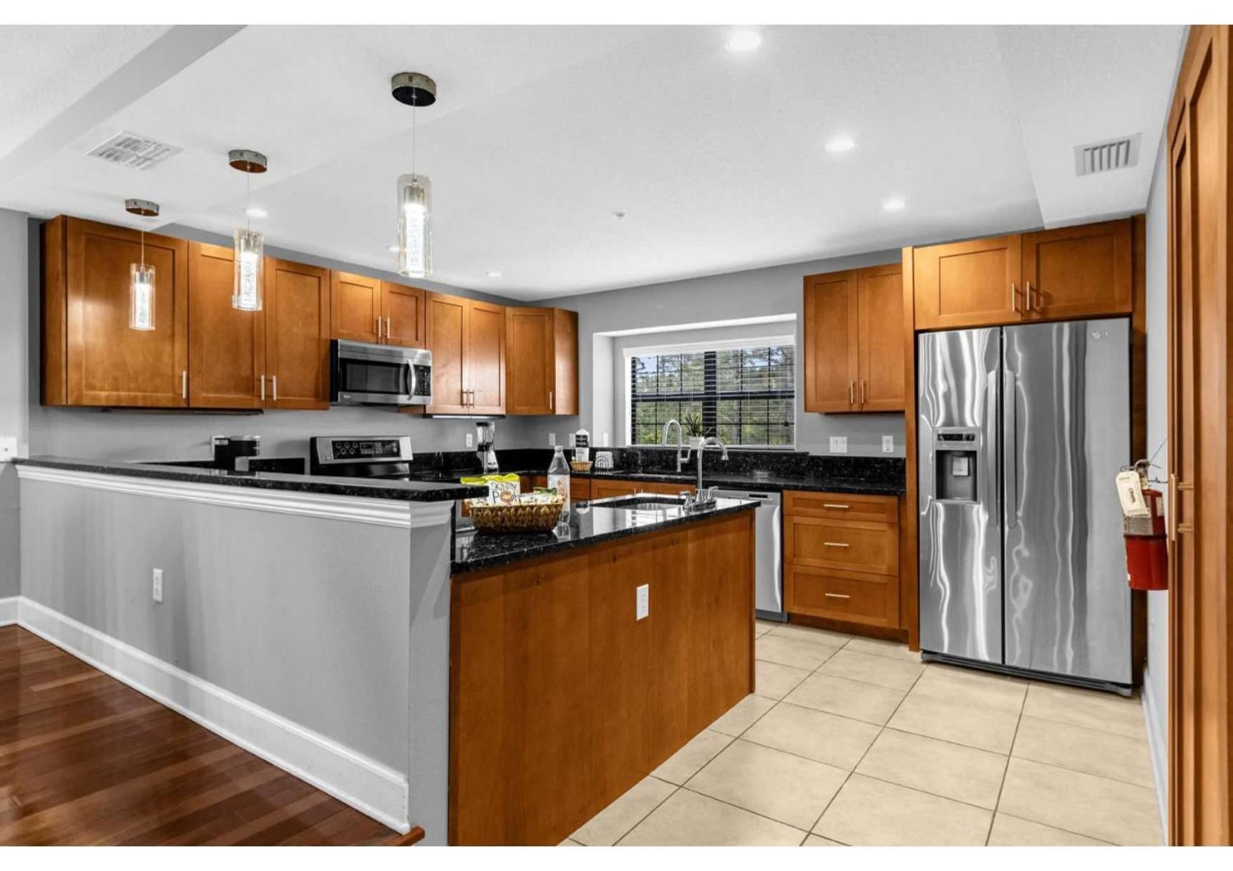 Spring Break Sale! Renovated Townhome By Holiday home *