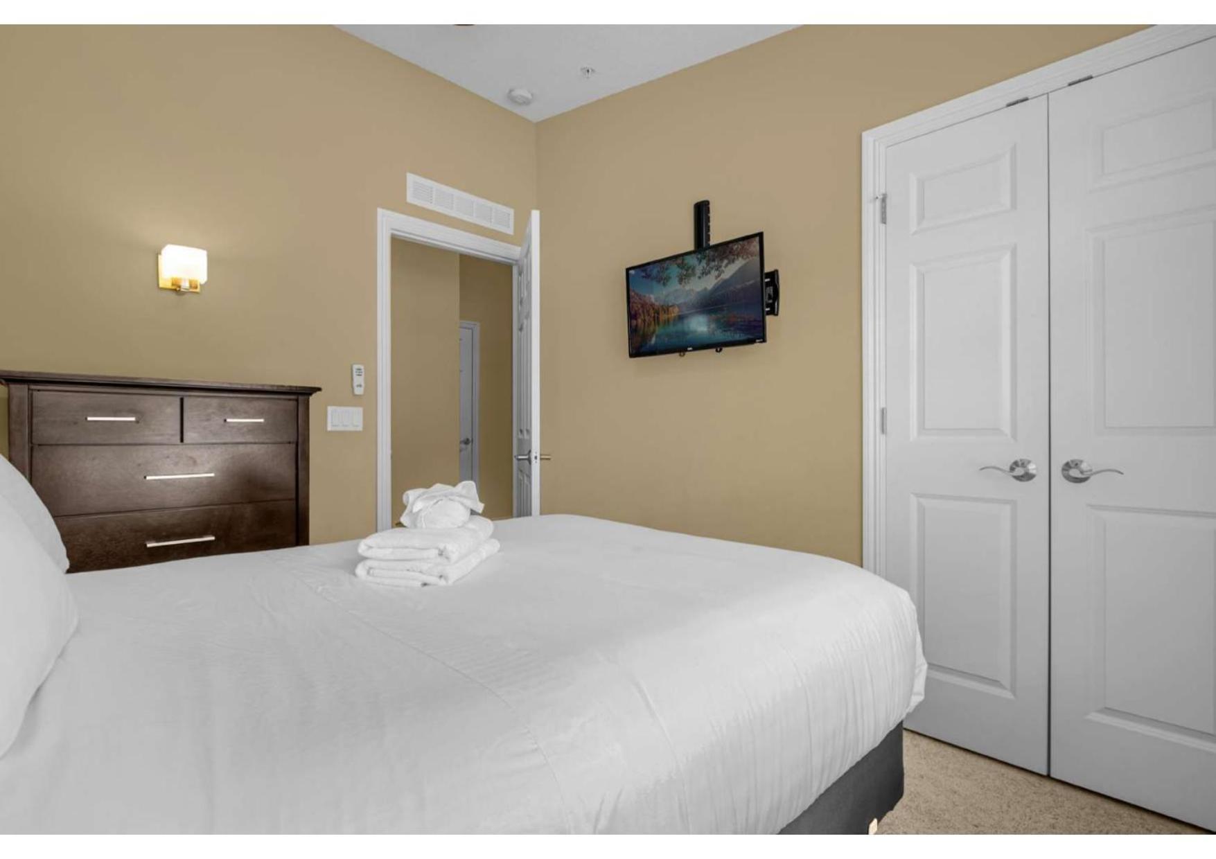 Spring Break Sale! Renovated Townhome By Holiday home