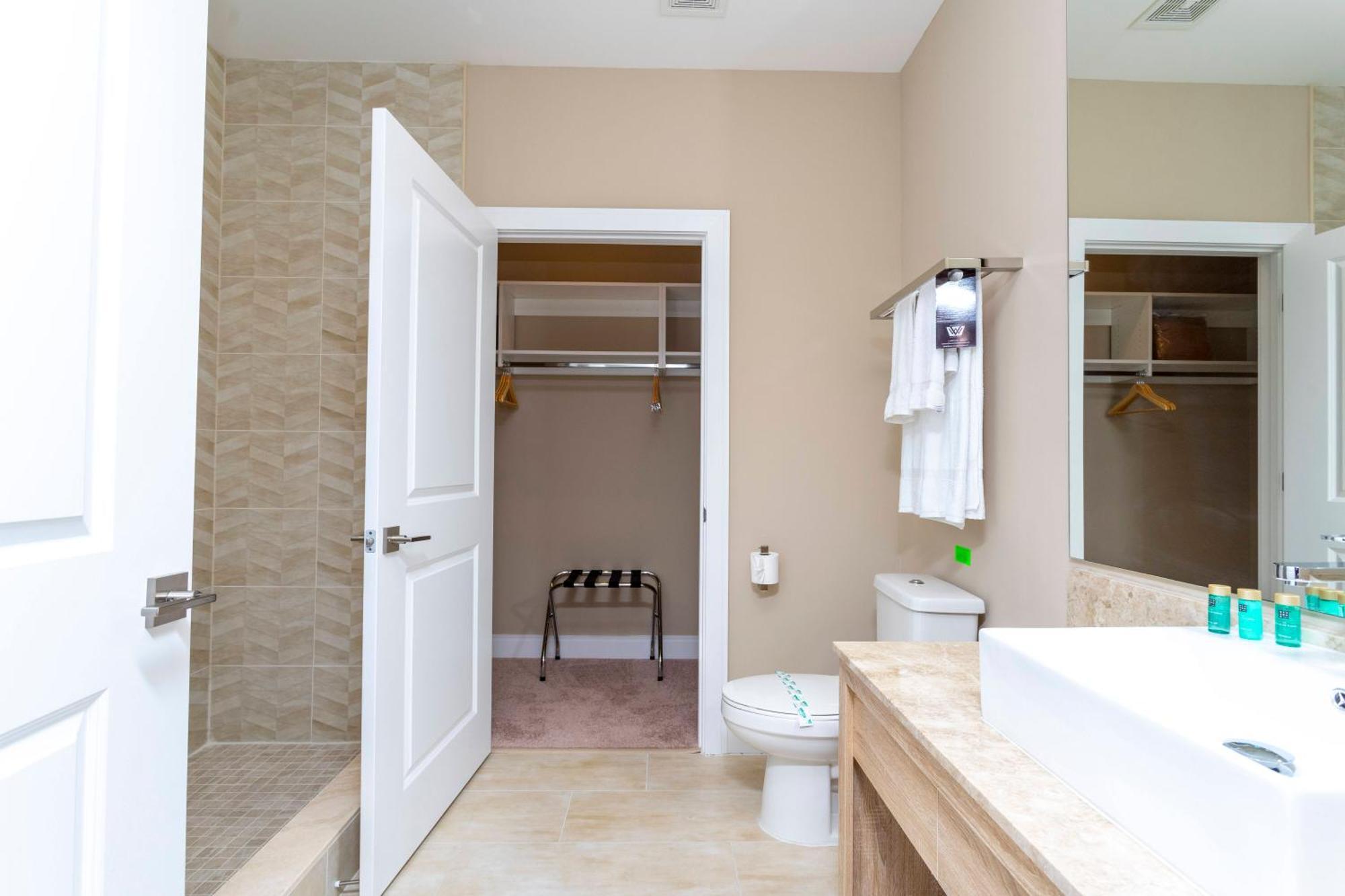 Holiday home Luxury 3beds And 3ba 2 Miles From Orlando