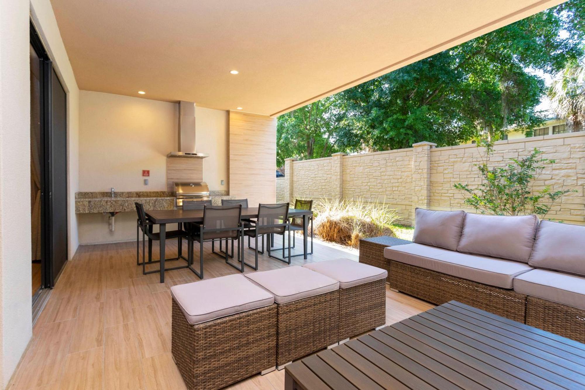 Holiday home Luxury 3beds And 3ba 2 Miles From