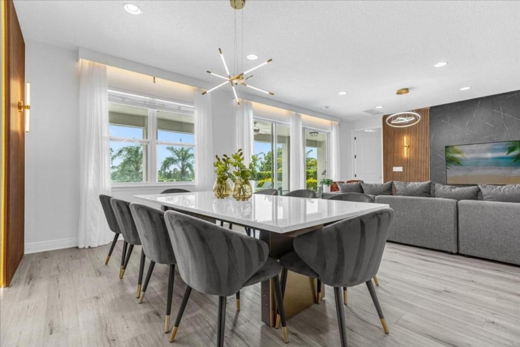 - Encore 1597 Villa Orlando