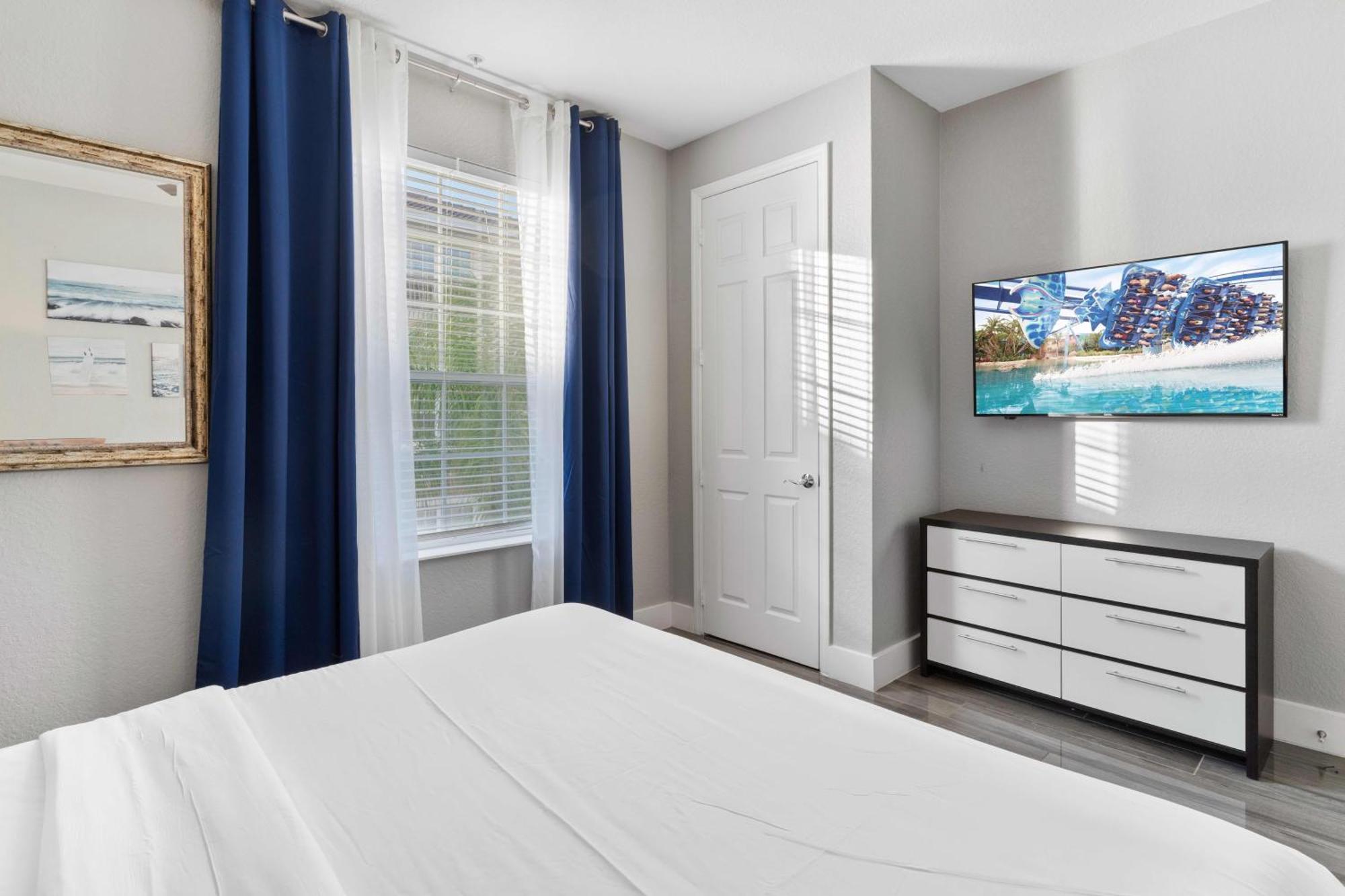 4804 Cayview Avenue 307 Apartment *