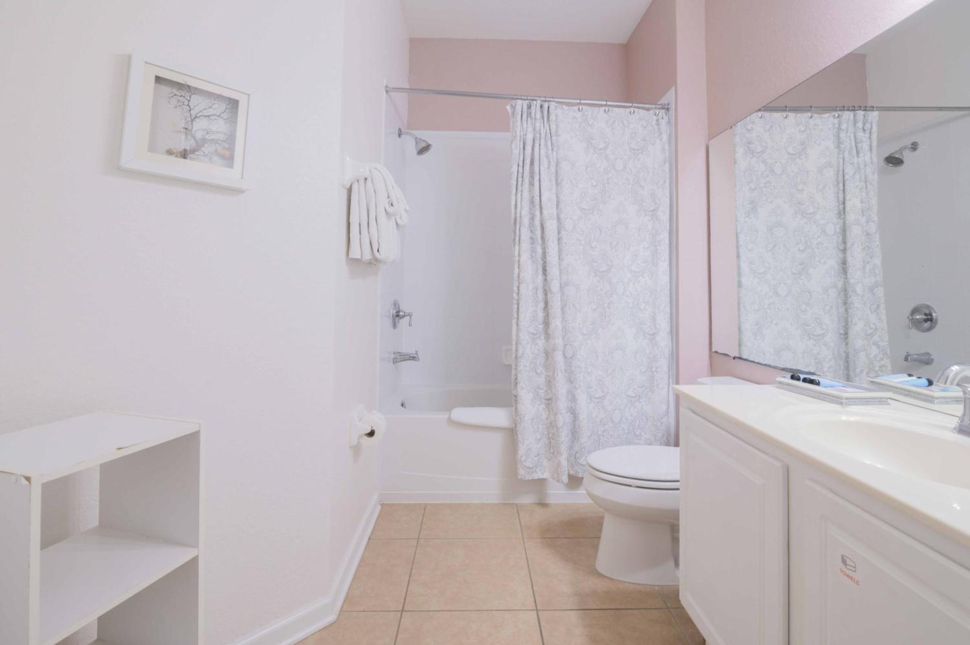 Holiday home Vista Cay Luxury Harmony Near Theme Parks, And Walk To The Convention Center Orlando
