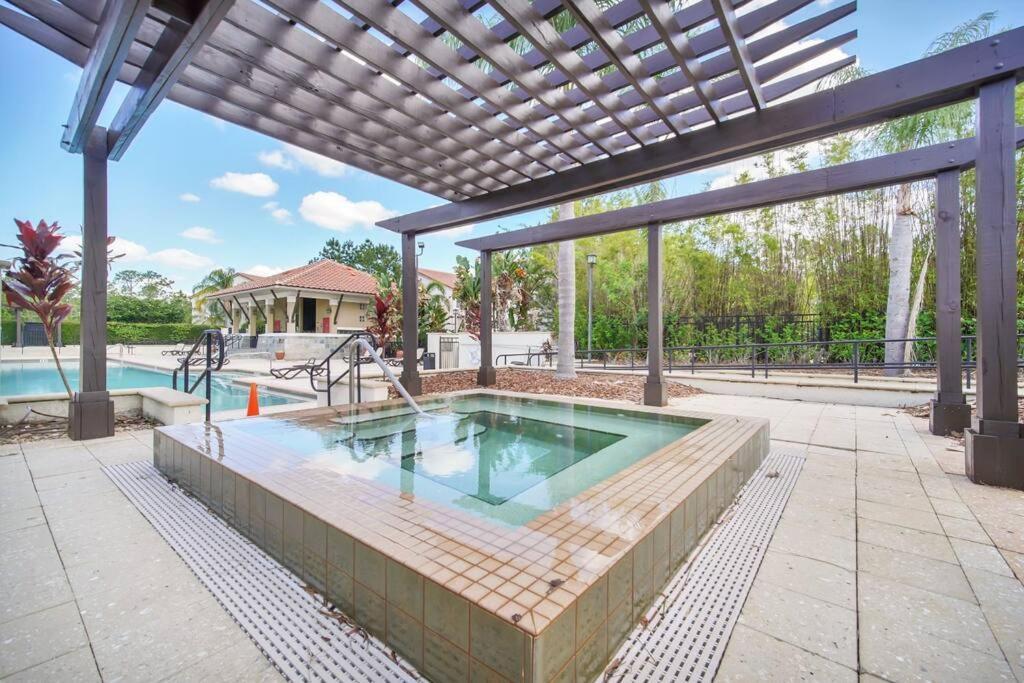 Beautiful 4br Family Townhome At Area Casa de férias