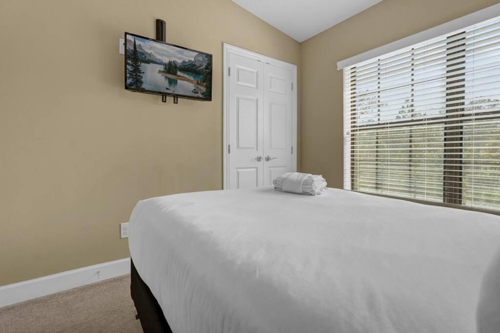 Beautiful 4br Family Townhome At Area *