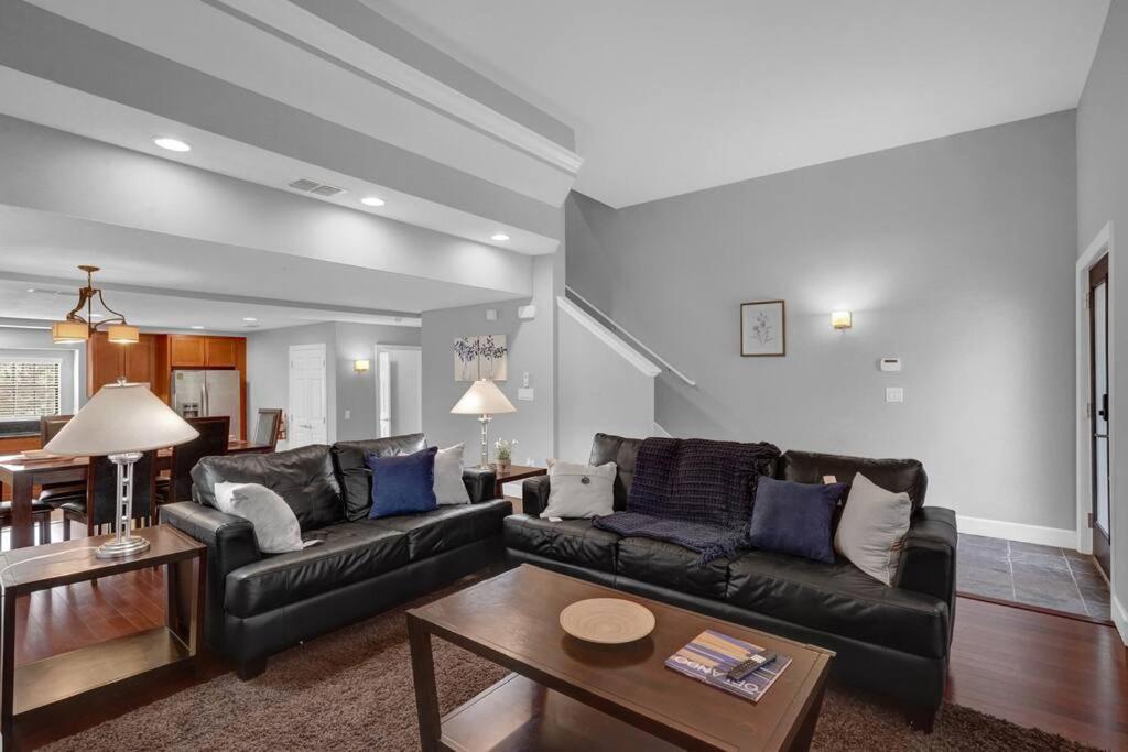 Beautiful 4br Family Townhome At Area Casa de férias *