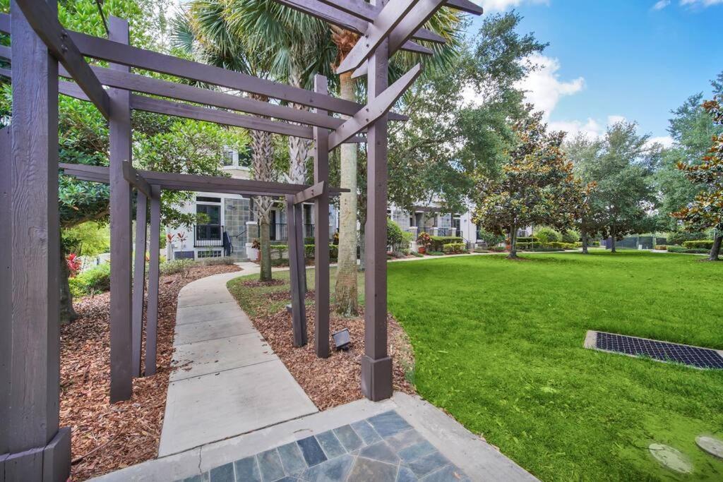 Casa de férias Beautiful 4br Family Townhome At Area Orlando