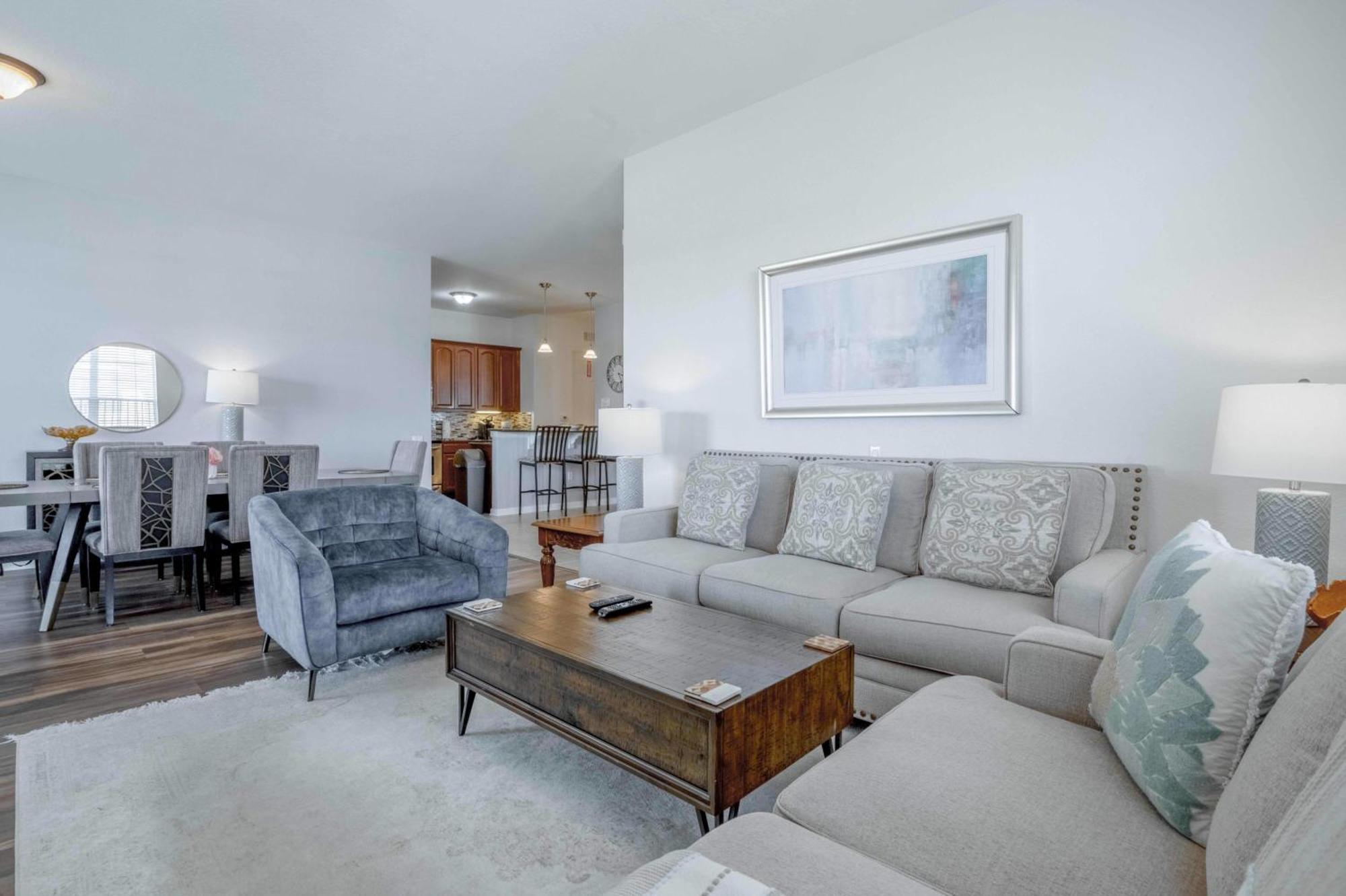 Vista Cay Lakeview Penthouse: Luxurious Near Theme Parks Orlando