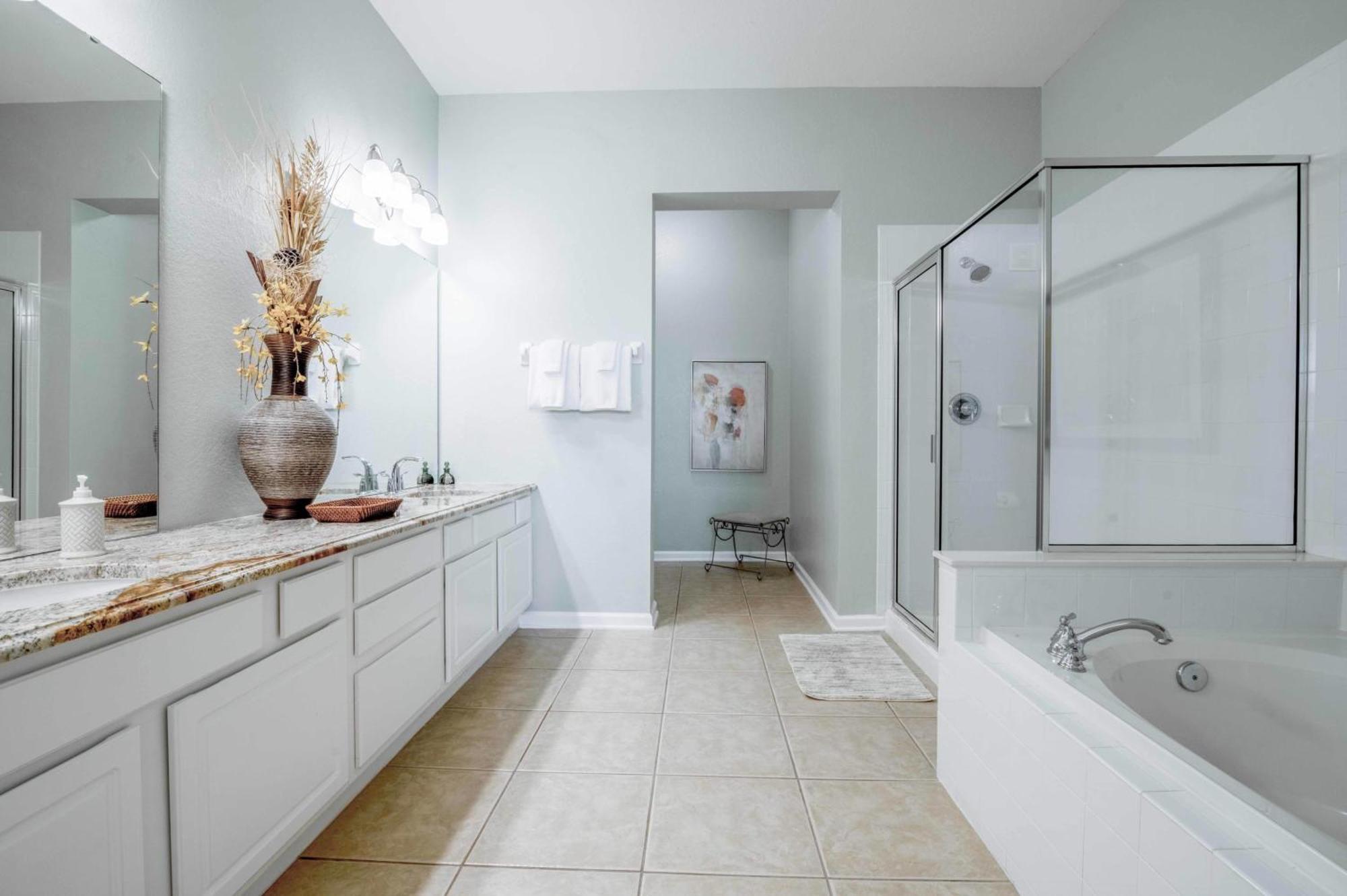Vista Cay Lakeview Penthouse: Luxurious Near Theme Parks Orlando