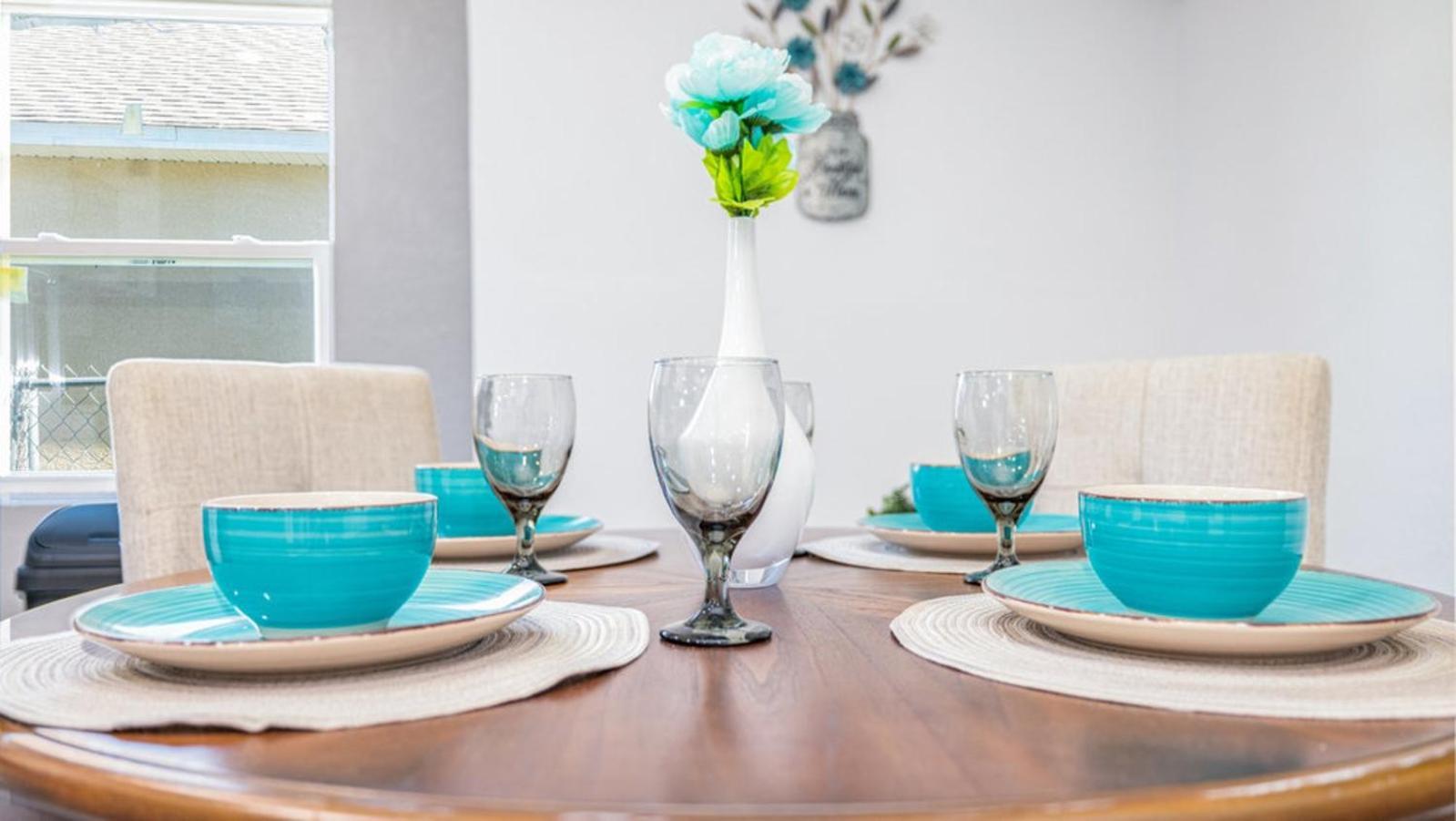 3Br, High-Speed Wifi, Pets Welcome Near Disney! Holiday home