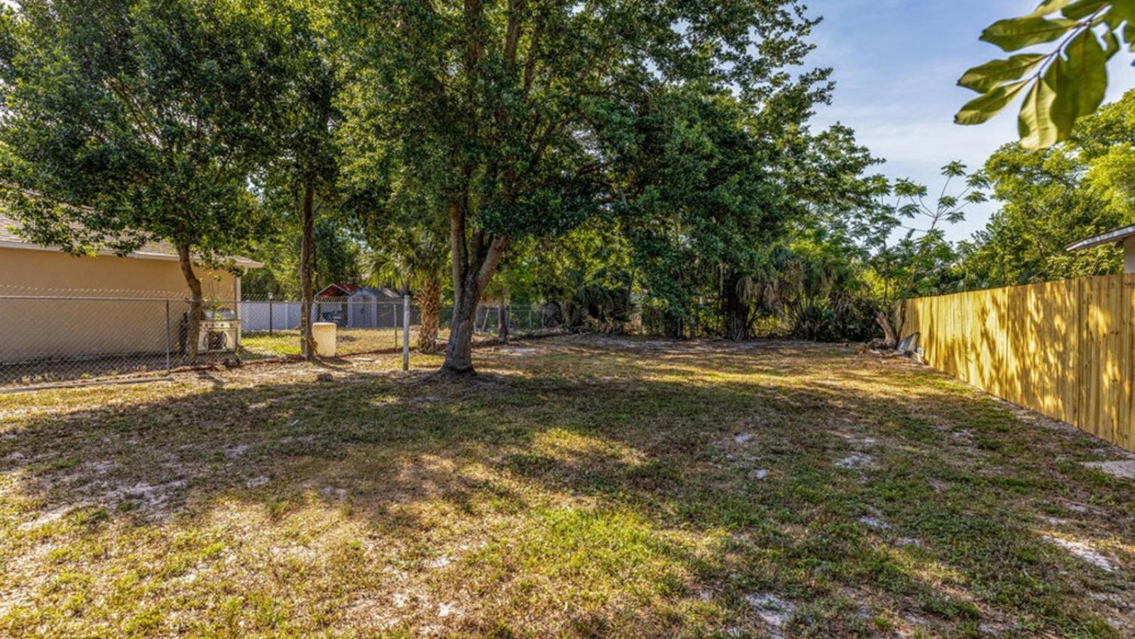 3Br, High-Speed Wifi, Pets Welcome Near Disney! Holiday home