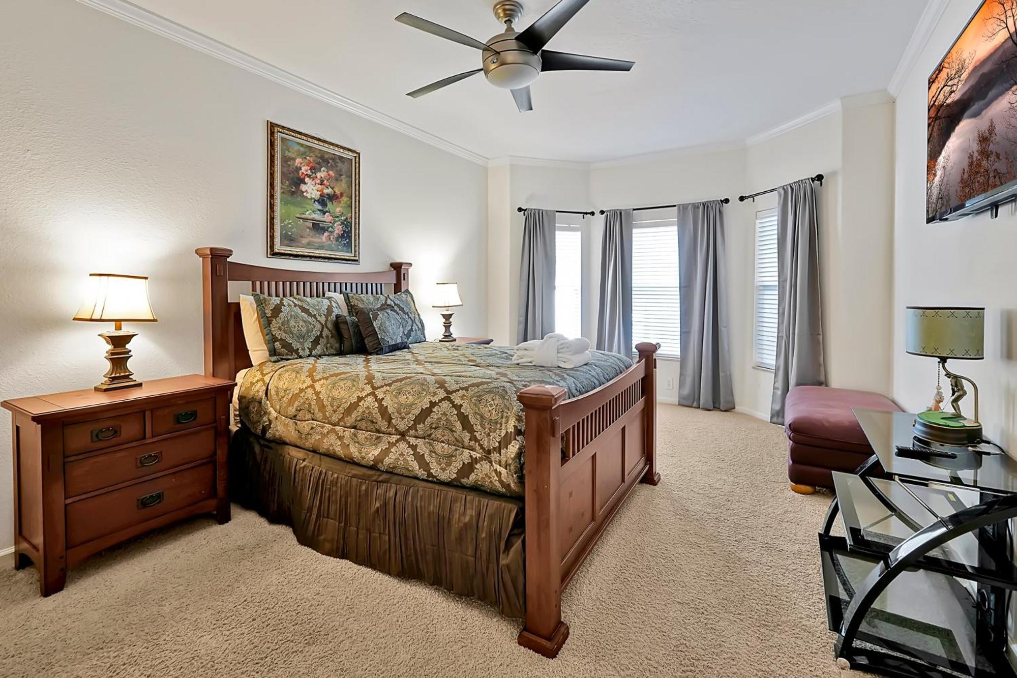 Entire W/ Private Pool,gated Near *