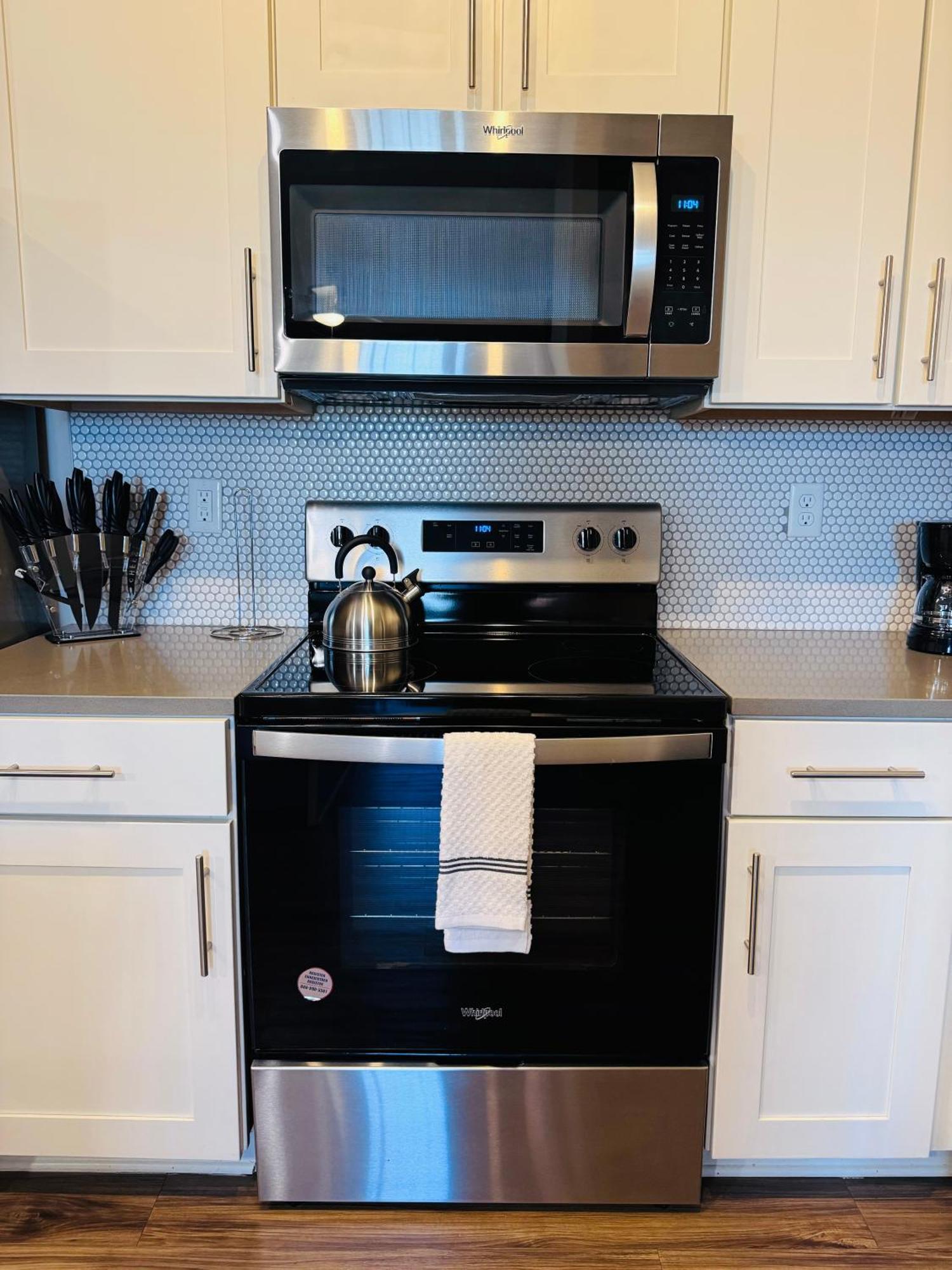 Full Apartment, King Bed, 15 Min To Parks, Pet-friendly, Resort-style Amenities Apartment Orlando