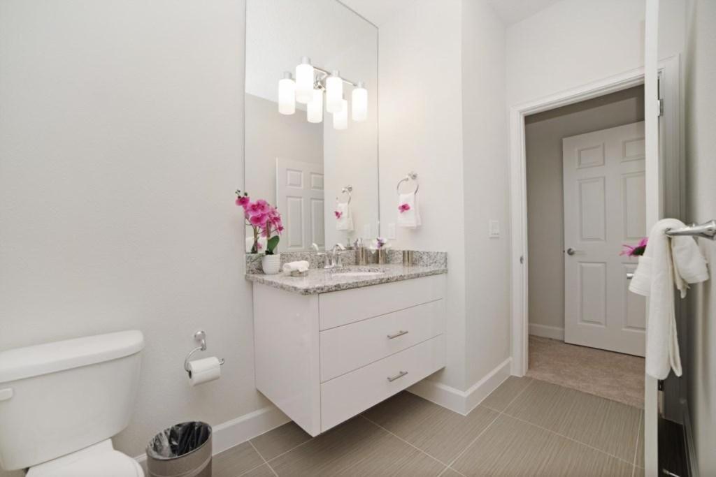 3 Bedrooms Pool Retreat Close To Apartment *