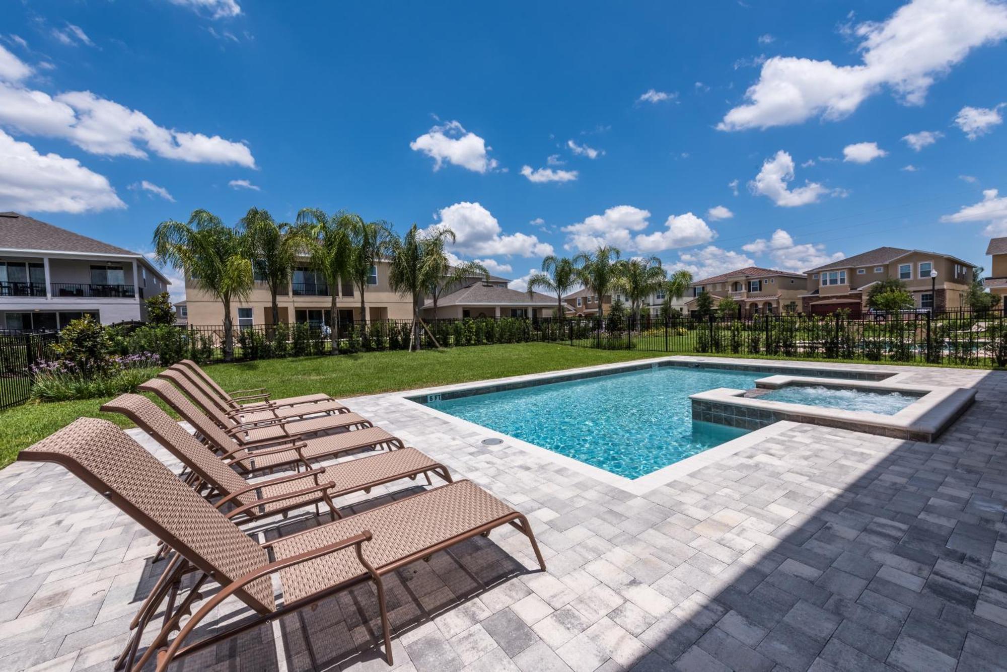 Vibrant Elite With Theater Near By Rentyl - 7603m Orlando