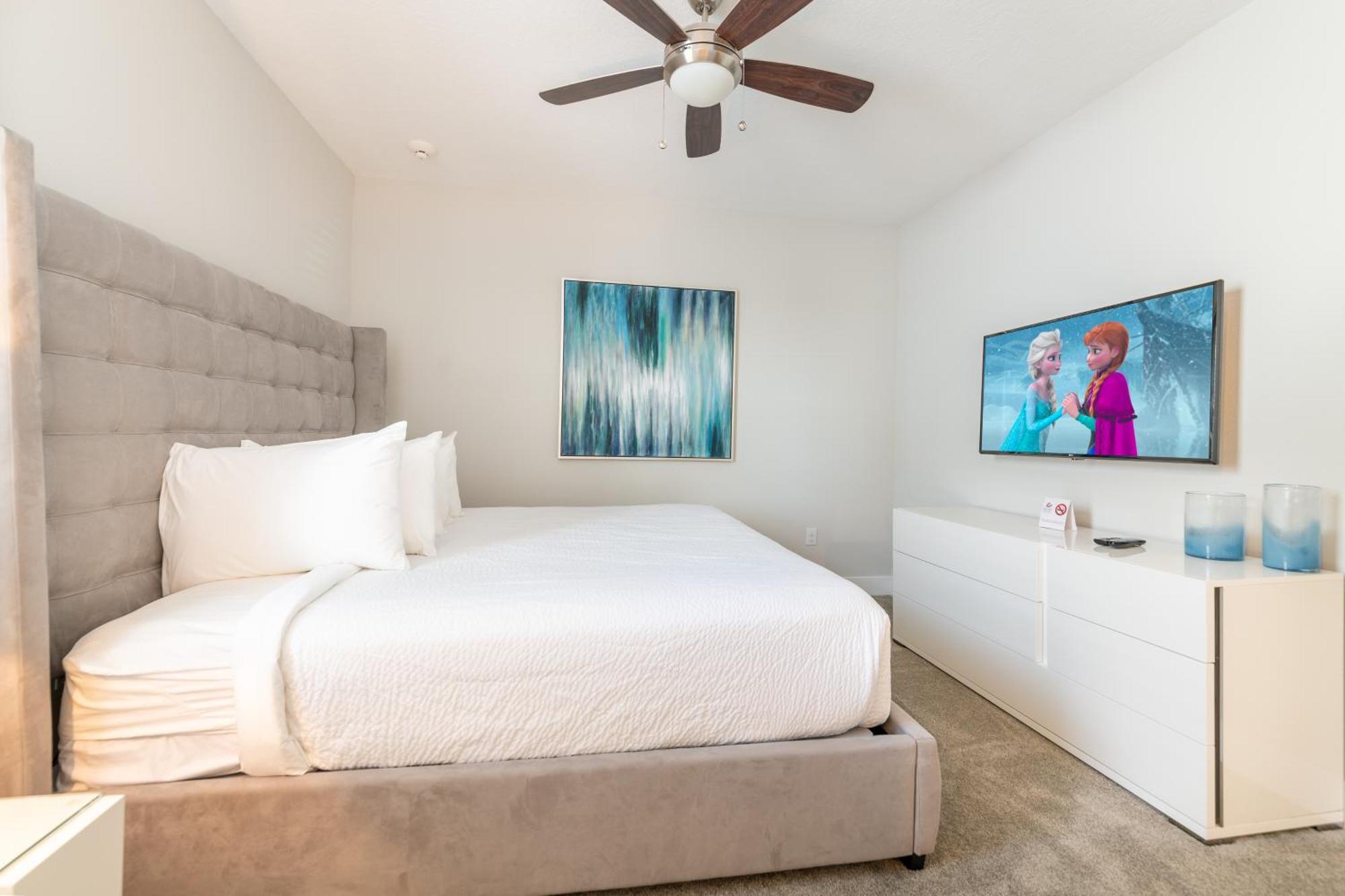 Holiday home Beautiful By Rentyl Near With Private Pool, Pool Table & Amenities - 7448m Orlando