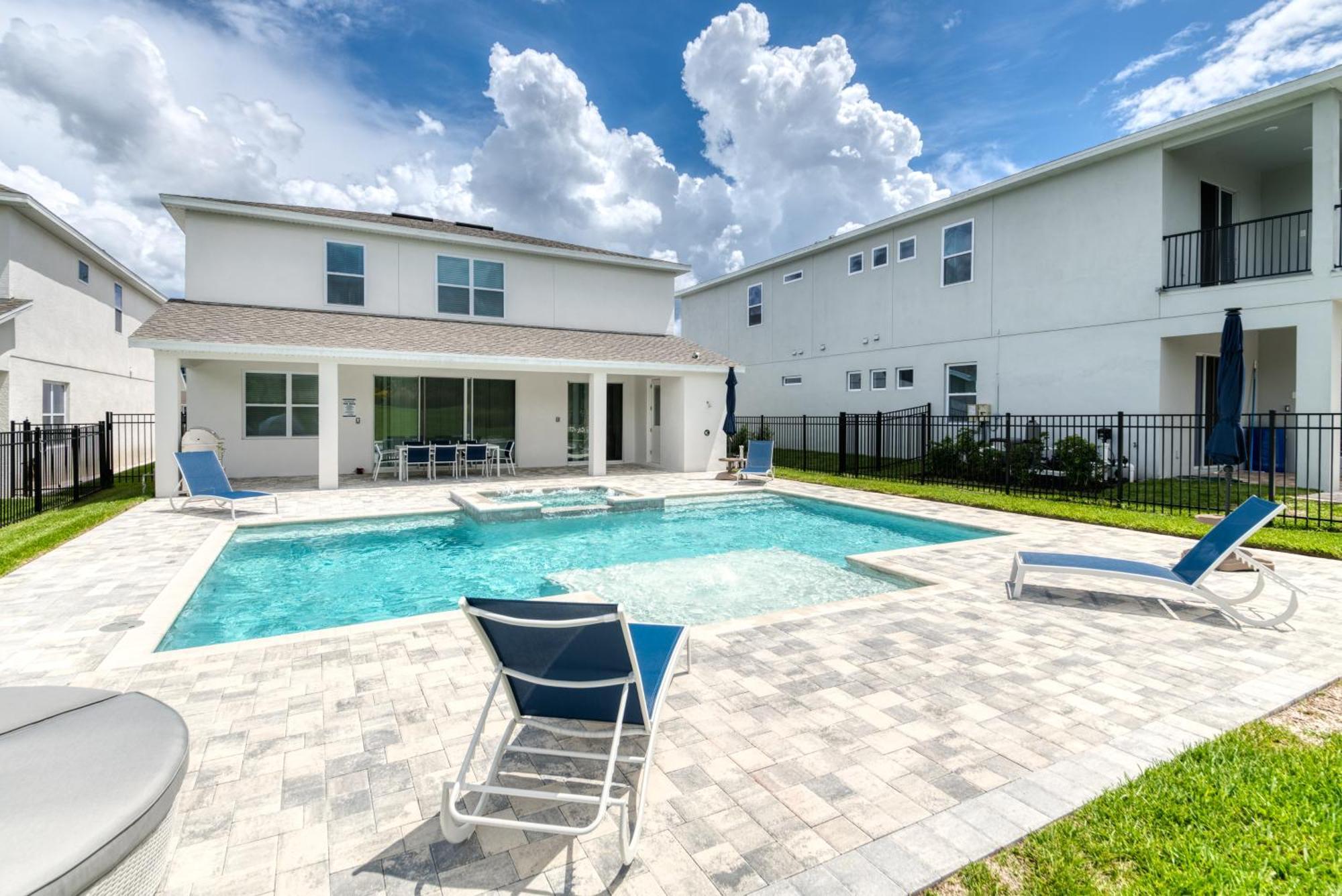 Beautiful By Rentyl Near With Private Pool, Pool Table & Amenities - 7448m Holiday home *