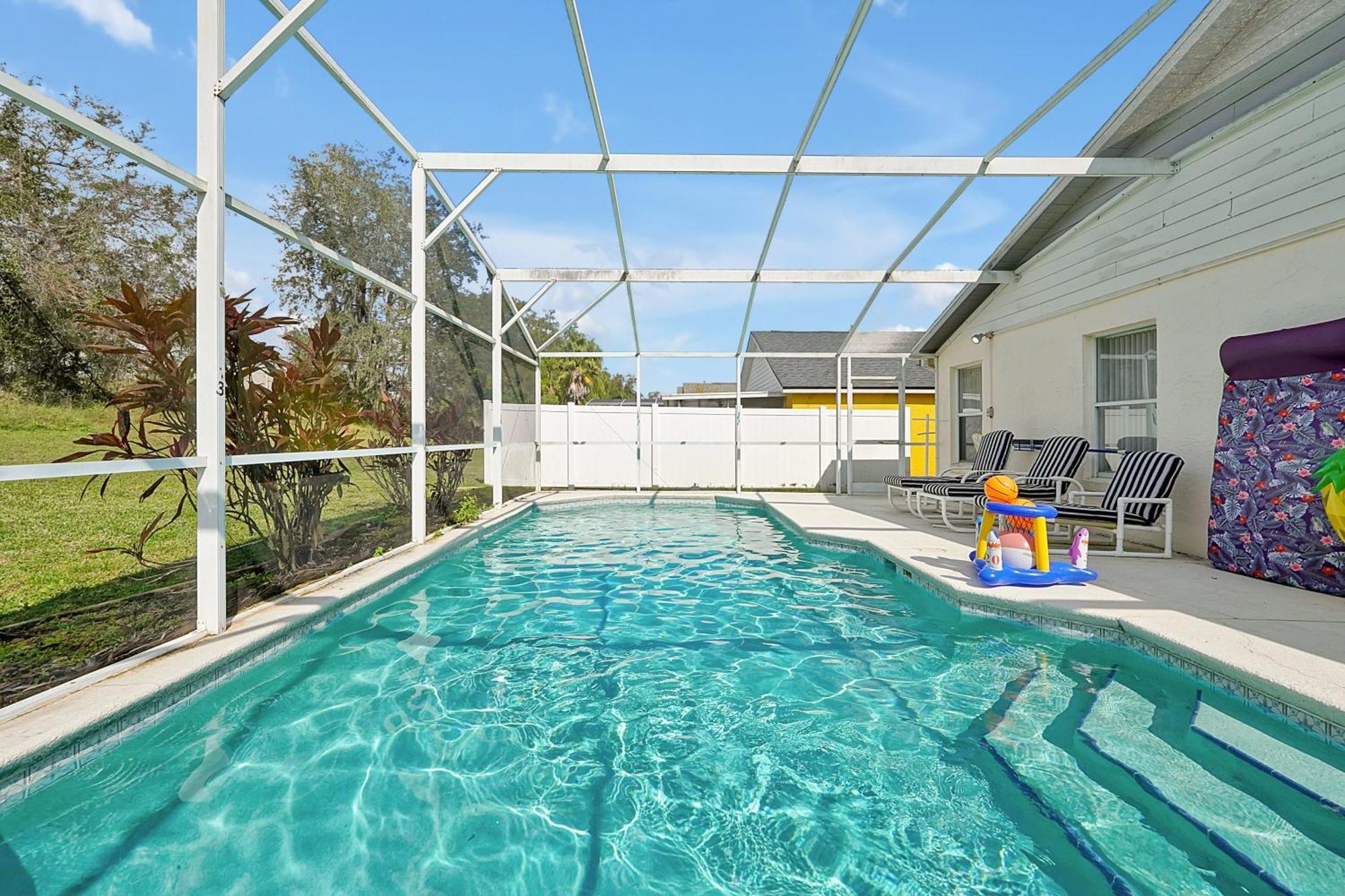 Minutes From - Entertainment Haven With Pool *
