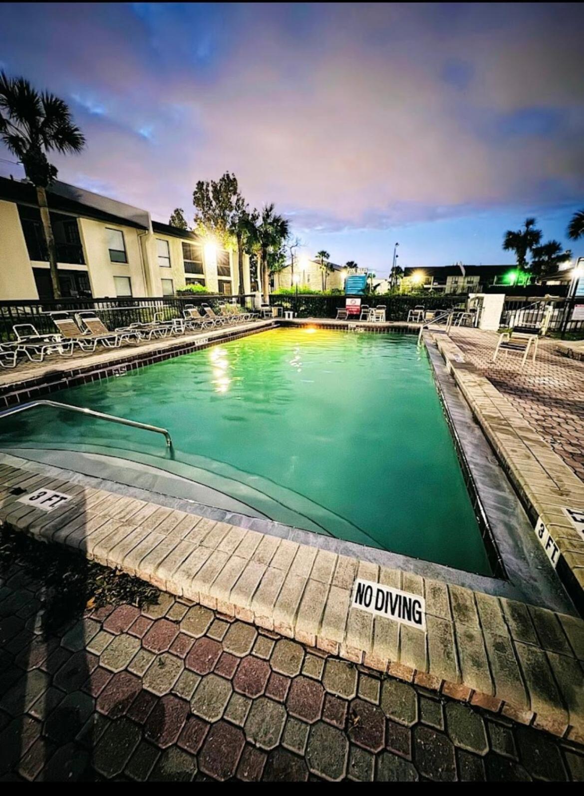 Apartment Oasis 2br Parks Fast Wi Fi Pool Gym Free Parking Workspace Free Cable Near Universal *