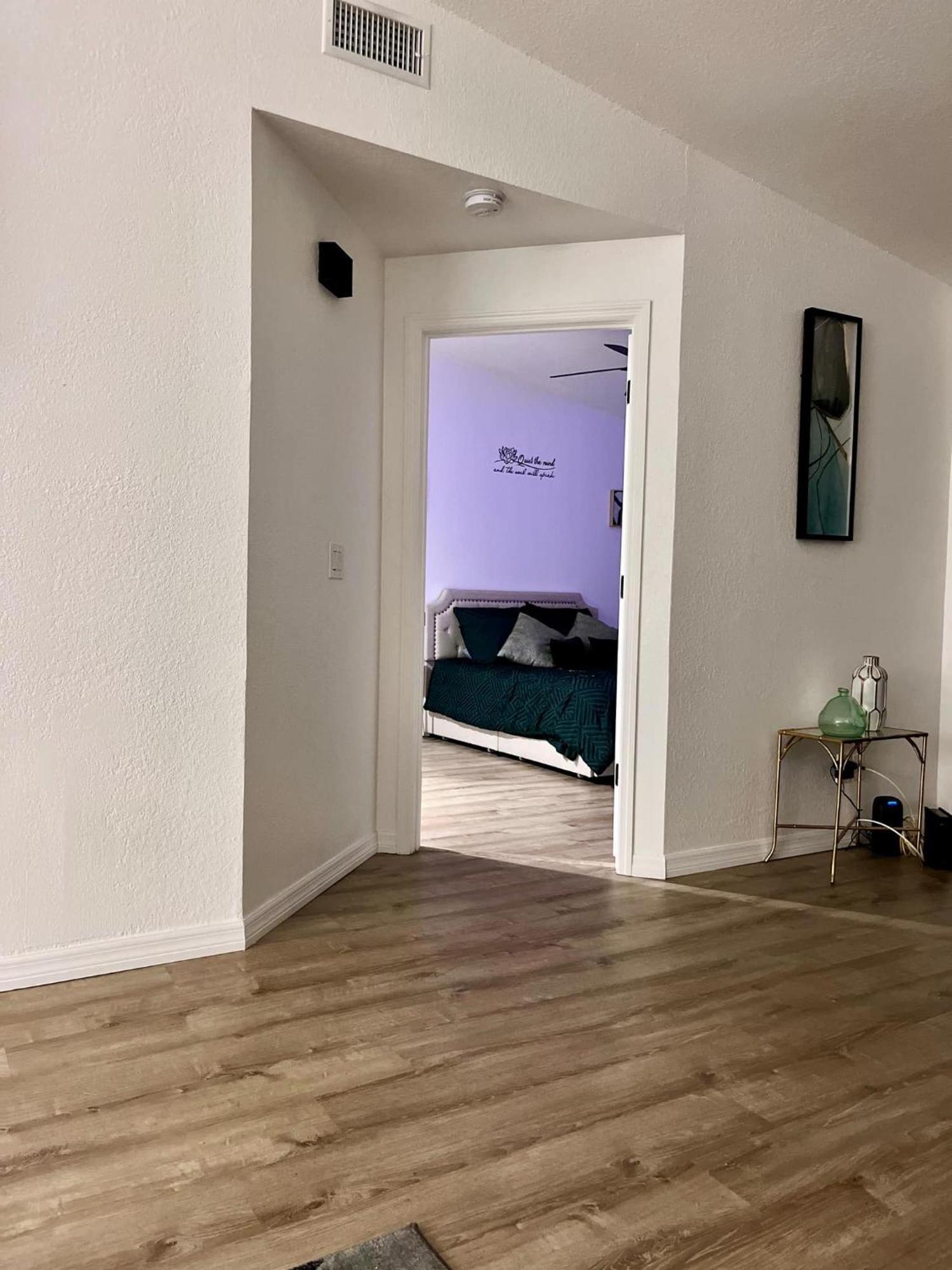 Apartment Oasis 2br Parks Fast Wi Fi Pool Gym Free Parking Workspace Free Cable Near Universal
