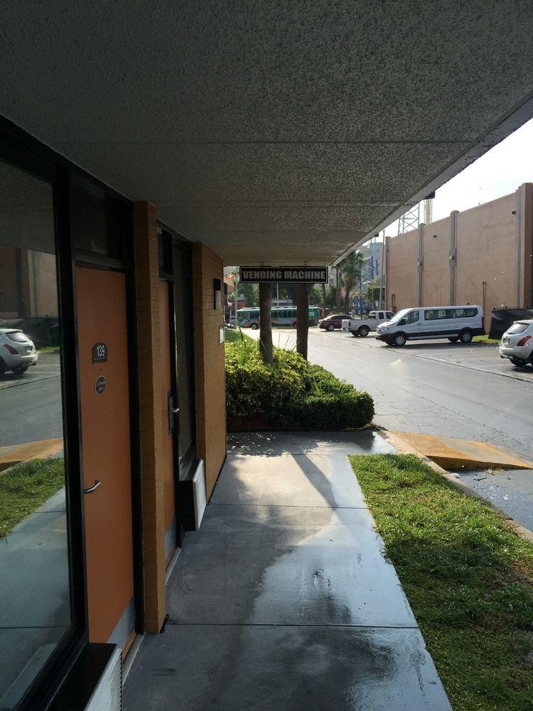 The M I-drive Near Universal Motel