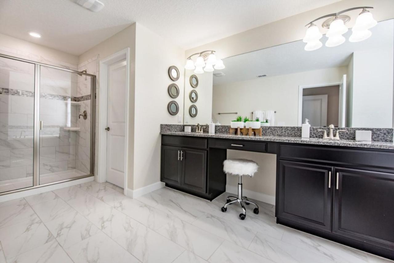 Tantalizing 5 Bedroom 5 Bathroom In Storey * Orlando