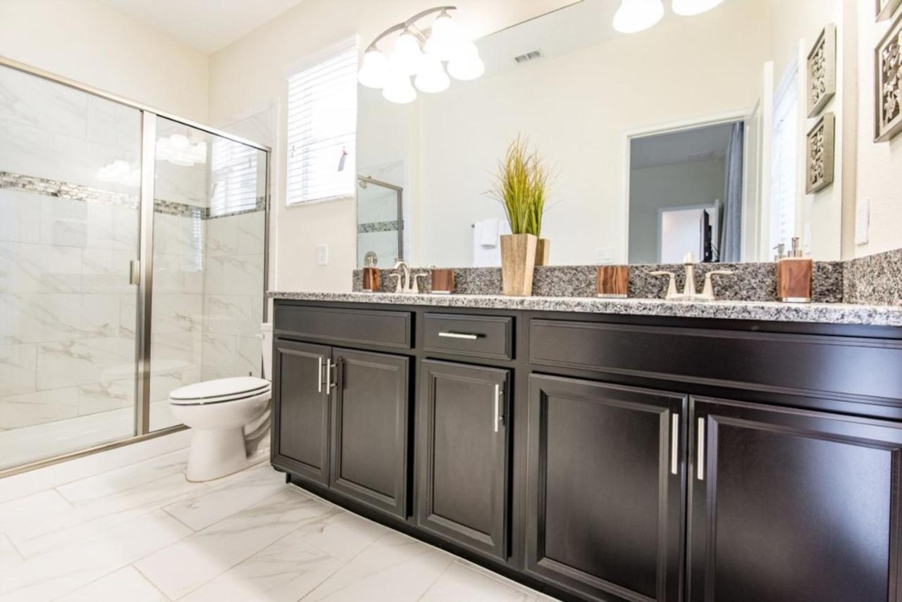 Tantalizing 5 Bedroom 5 Bathroom In Storey * Orlando