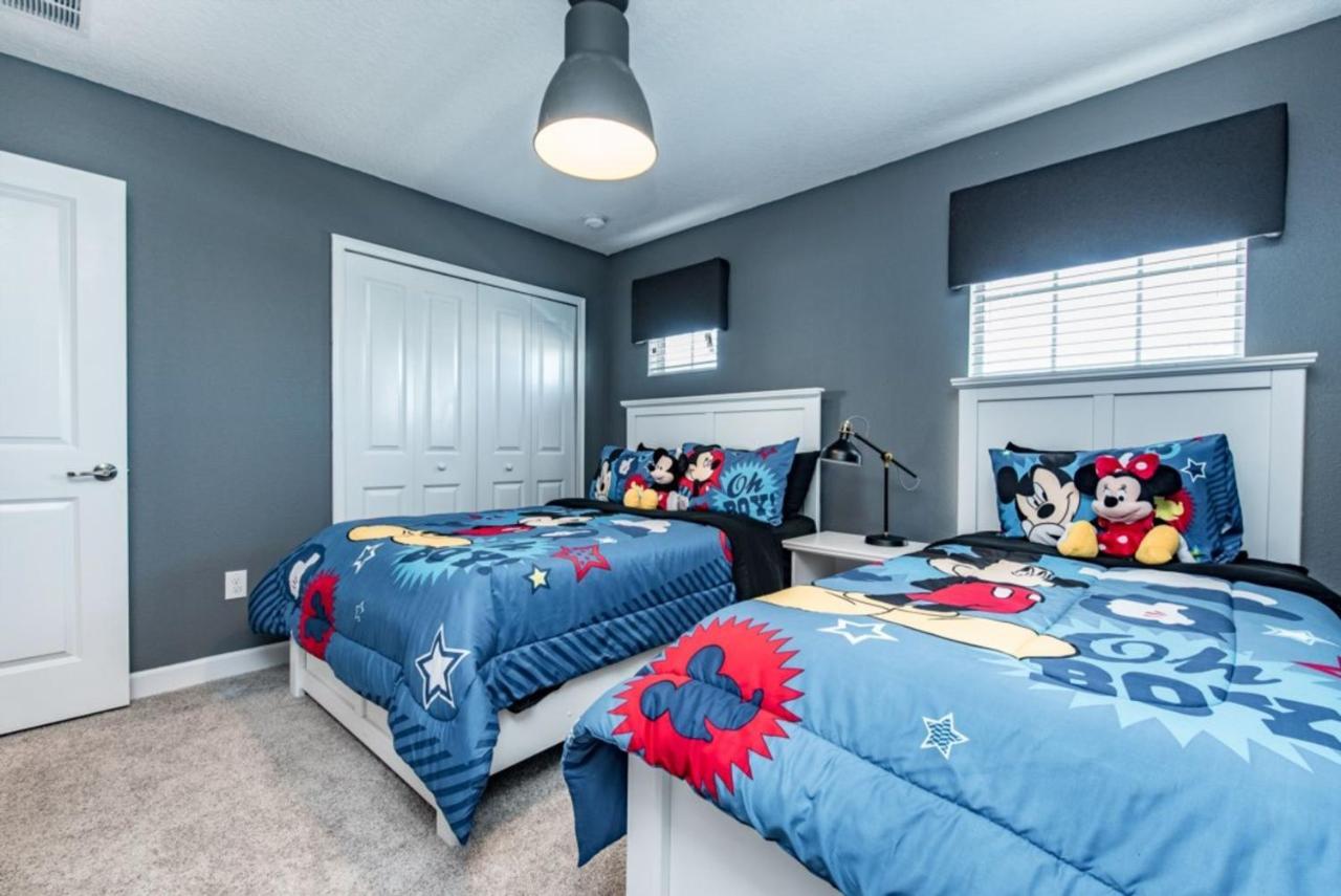 Holiday home Tantalizing 5 Bedroom 5 Bathroom In Storey *