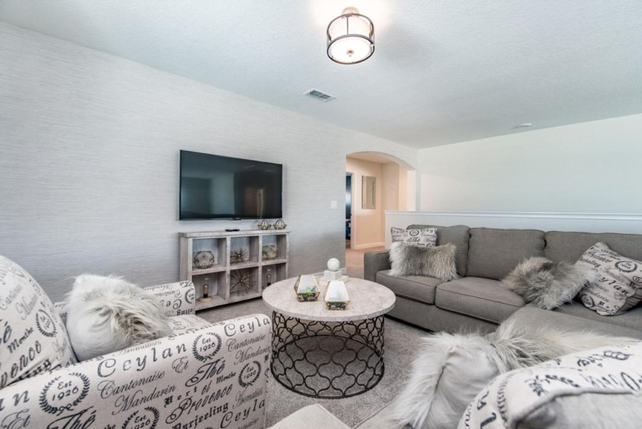 Tantalizing 5 Bedroom 5 Bathroom In Storey * Orlando