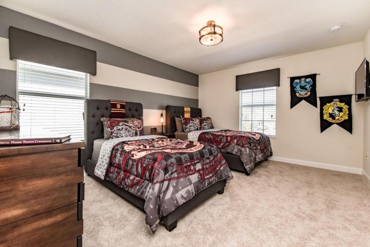 Holiday home Tantalizing 5 Bedroom 5 Bathroom In Storey
