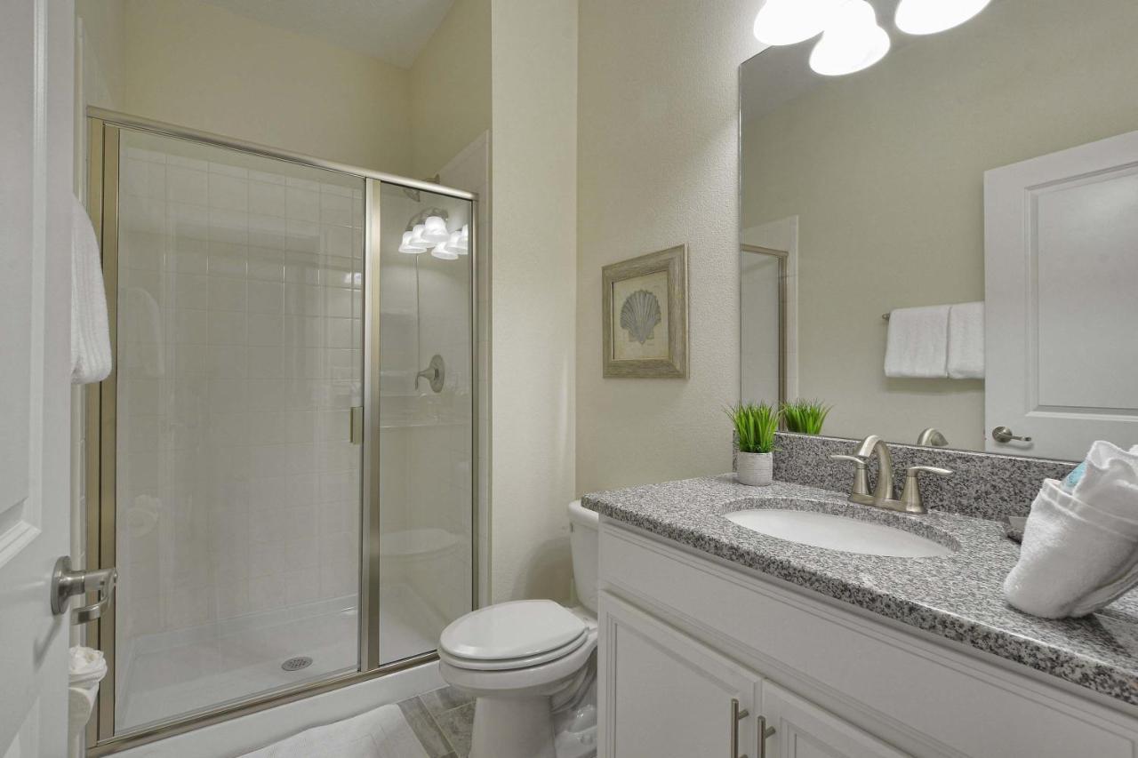 Holiday home Storey Lake- 4 Bedroom Townhome W/spashpool-1616st