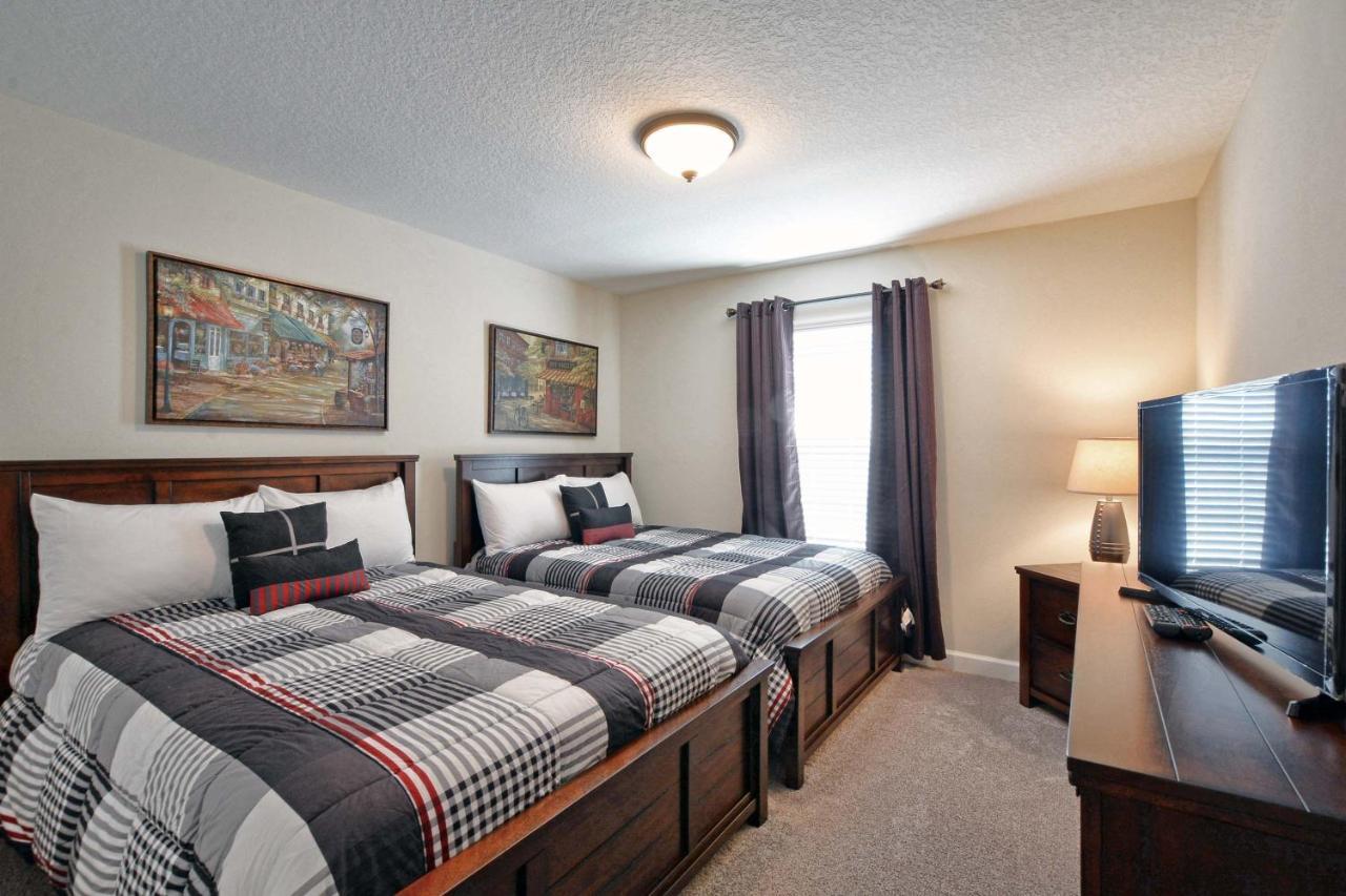Holiday home Storey Lake- 4 Bedroom Townhome W/spashpool-1616st *