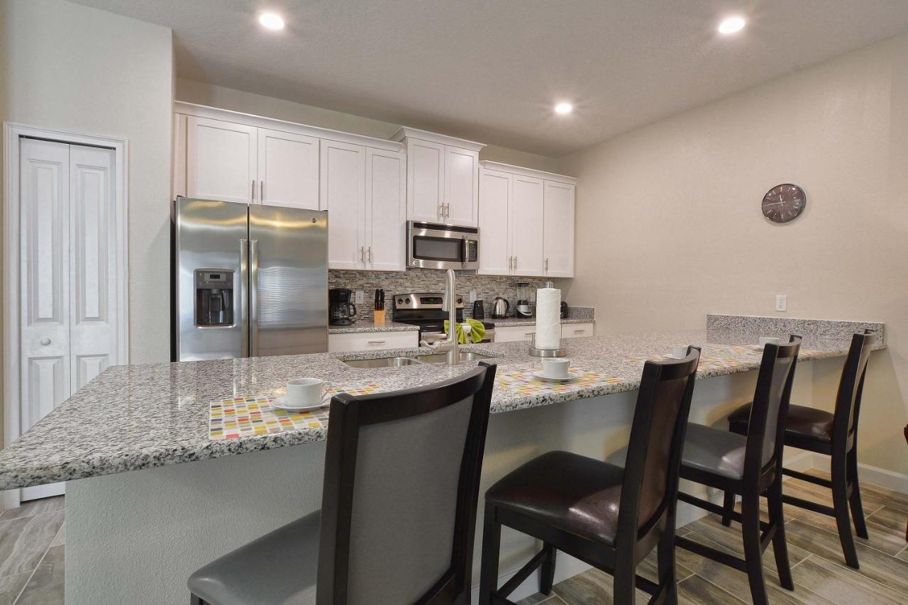 Storey Lake- 4 Bedroom Townhome W/spashpool-1616st * Orlando