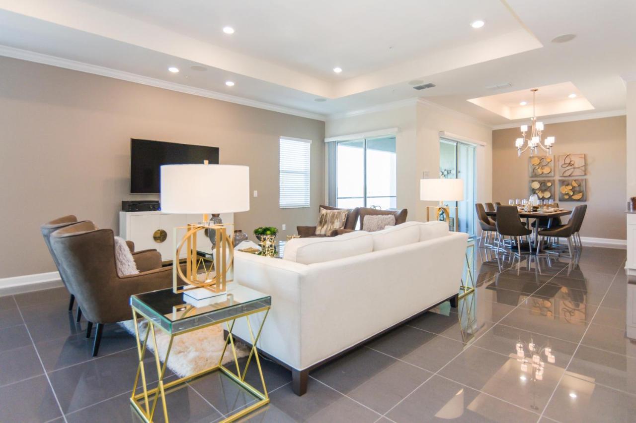 Deluxe At Storey Apartment