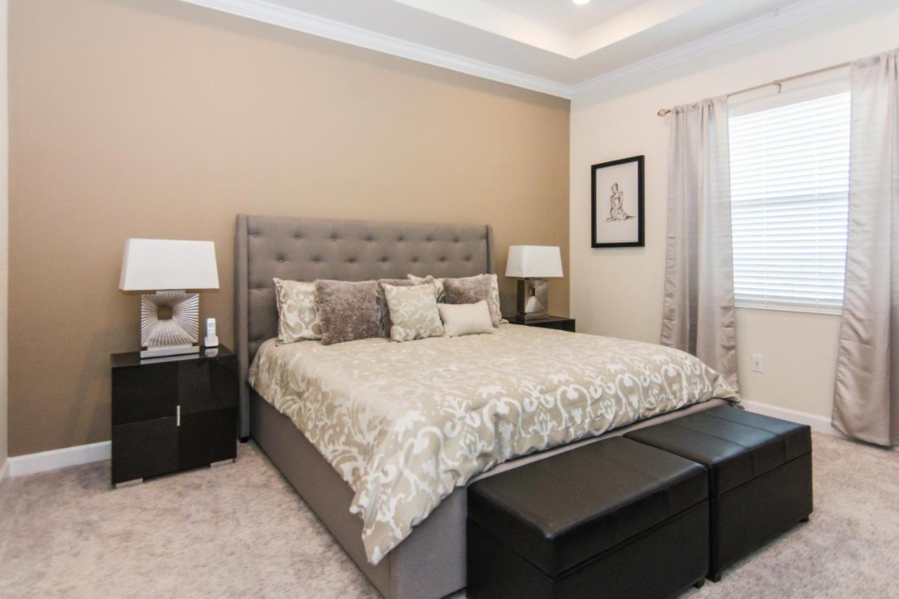 Deluxe At Storey Apartment