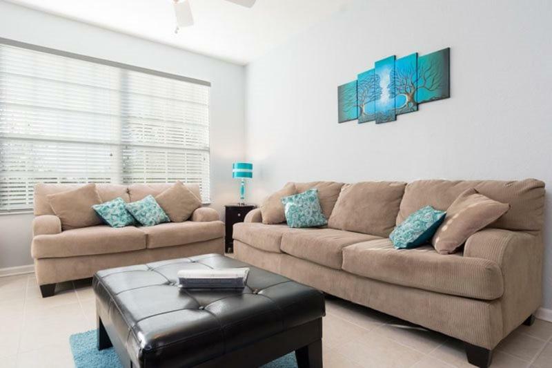Upscale 3 Bedroom 2 Bath Area * Orlando