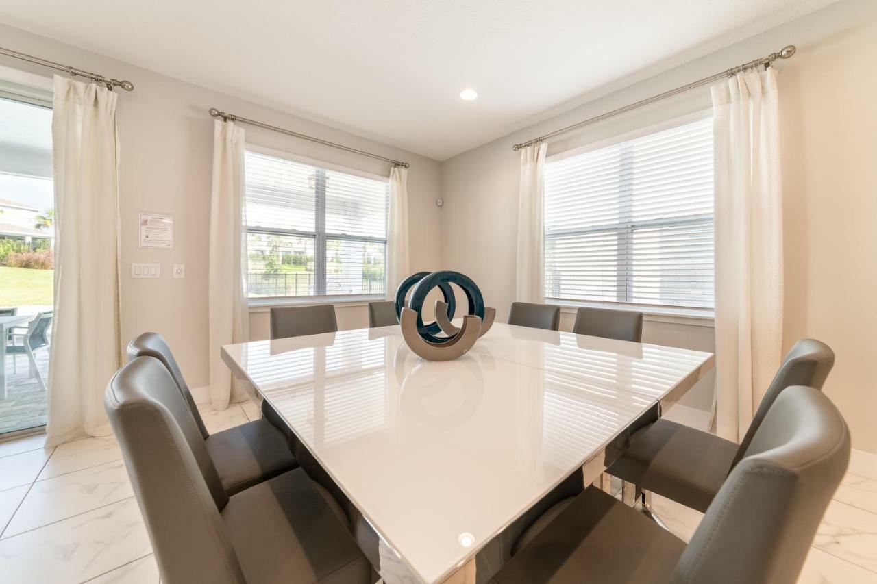 Beautiful By Rentyl Near With Private Pool, Pool Table & Amenities - 7448m