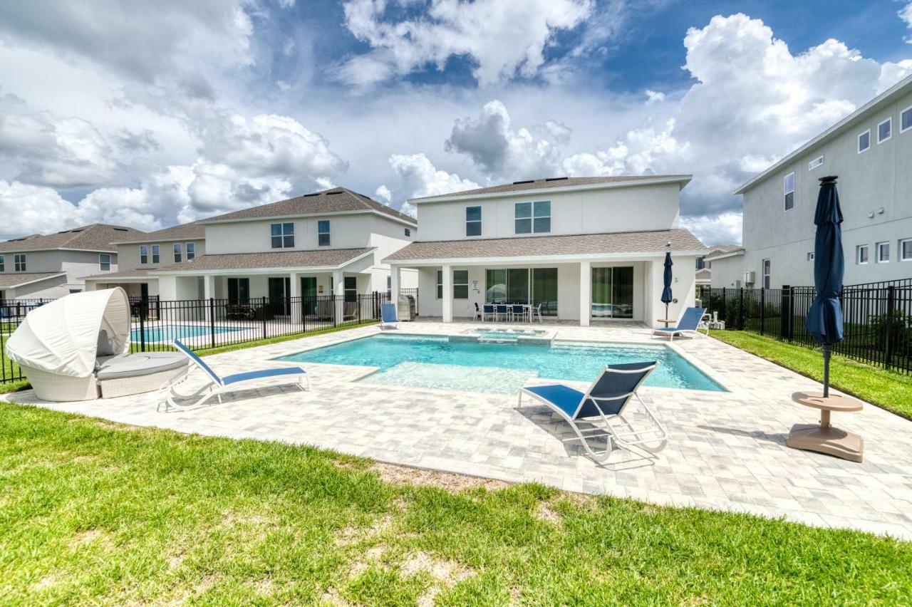 Holiday home Beautiful By Rentyl Near With Private Pool, Pool Table & Amenities - 7448m Orlando