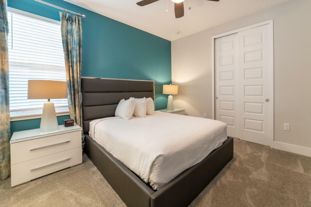 Beautiful By Rentyl Near With Private Pool, Pool Table & Amenities - 7448m