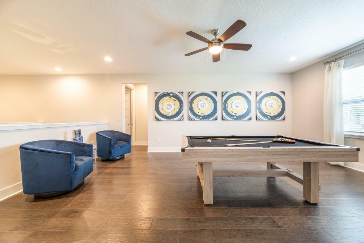 Beautiful By Rentyl Near With Private Pool, Pool Table & Amenities - 7448m Holiday home *