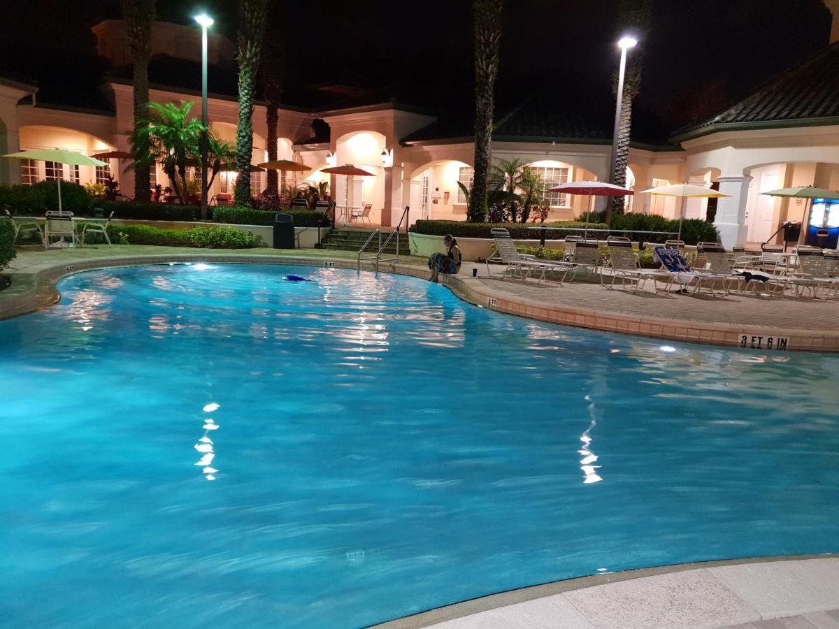 Area Luxury * Four Corners