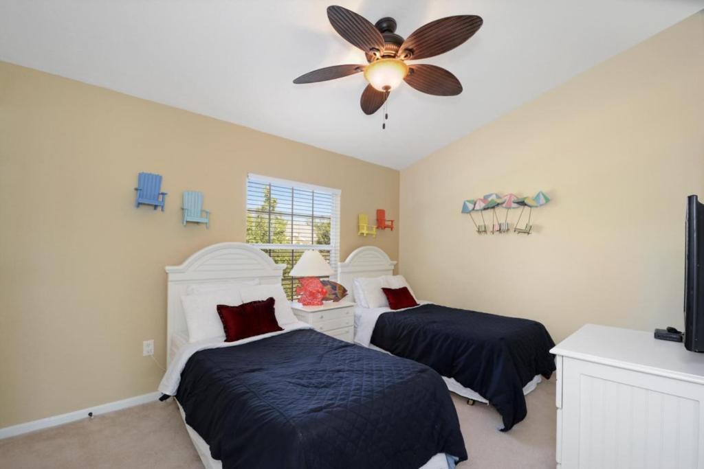 Holiday home 3 Bed 3 Bath W/ Private Pool - Near *