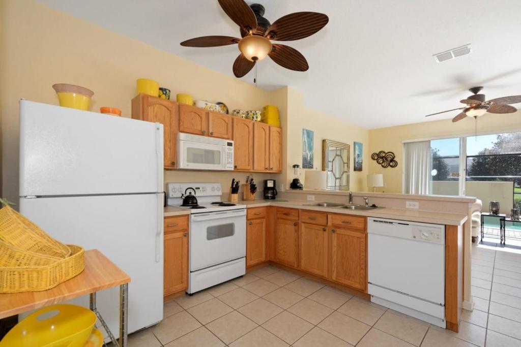 3 Bed 3 Bath W/ Private Pool - Near Holiday home