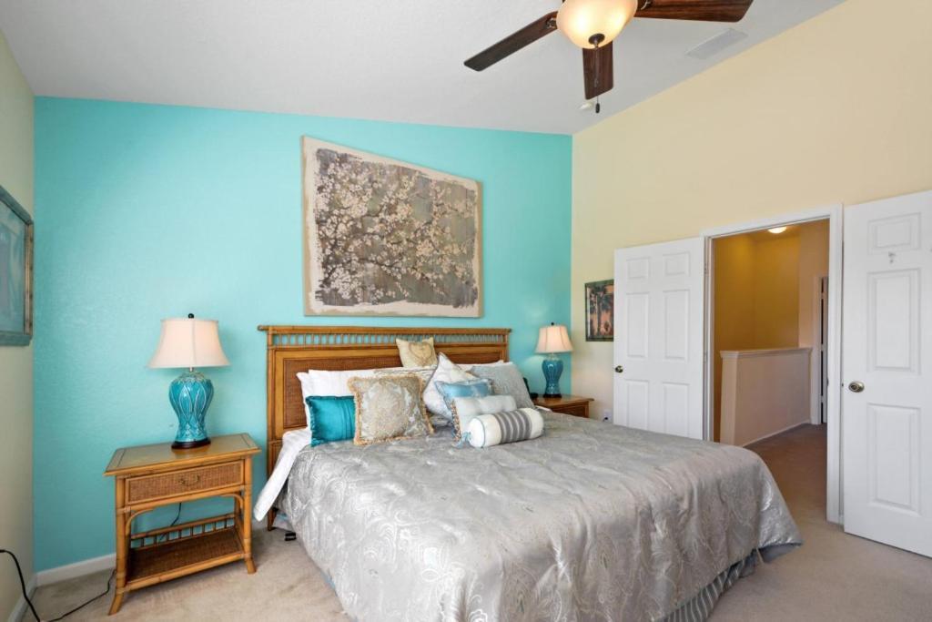 3 Bed 3 Bath W/ Private Pool - Near Holiday home