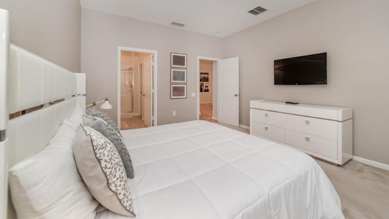 7787 Basnett Circle * Four Corners