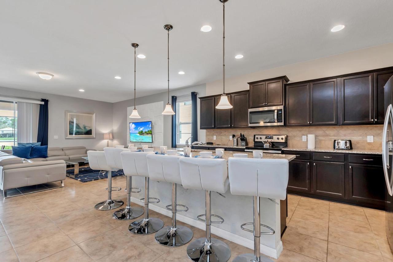 Modern Lakeview Wmovie Poolspa Holiday home Orlando