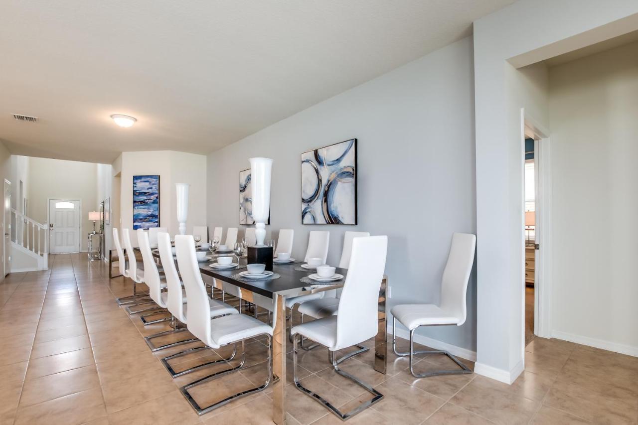 Holiday home Modern Lakeview Wmovie Poolspa Orlando
