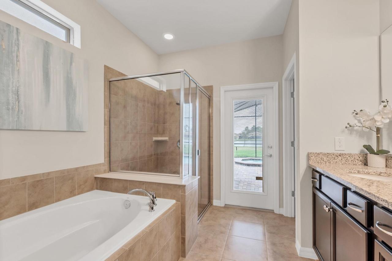 Modern Lakeview Wmovie Poolspa *