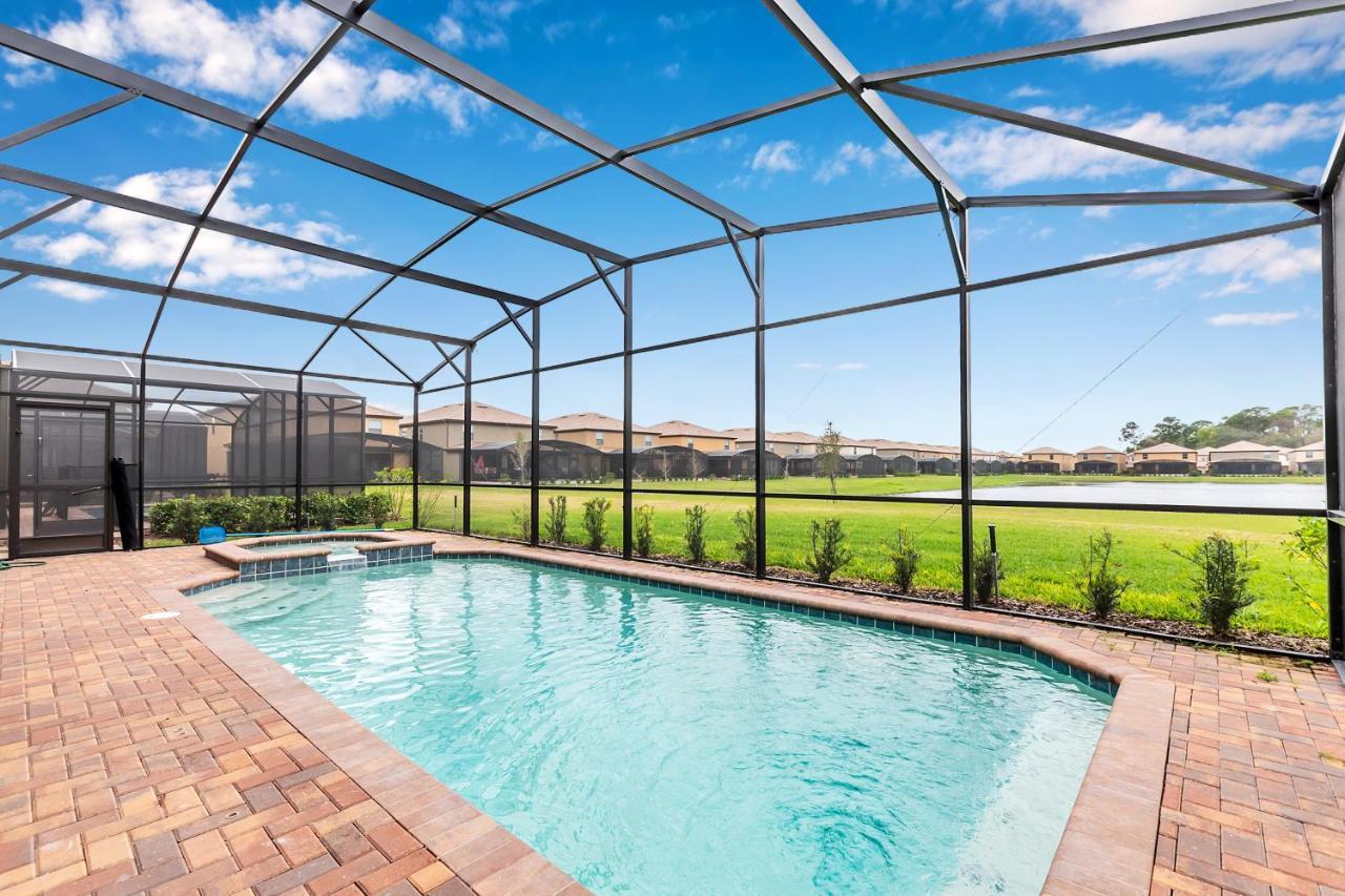 Holiday home Modern Lakeview Wmovie Poolspa