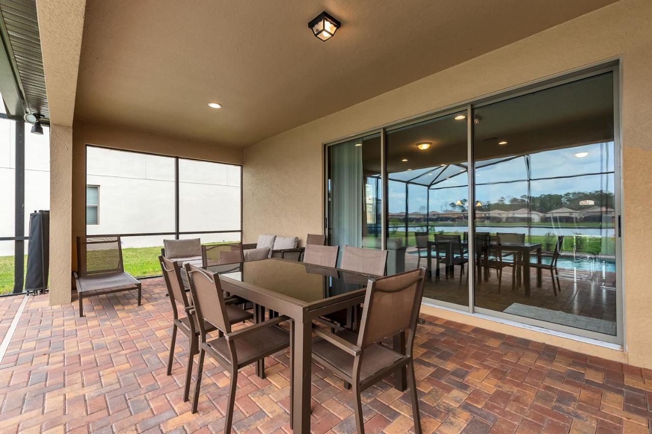 Holiday home Modern Lakeview Wmovie Poolspa *